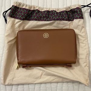 Tory Burch Landon Large Travel Wallet